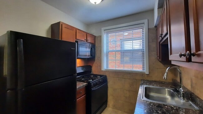 Photo - 6362 Sutherland Ave Unit 1st floor