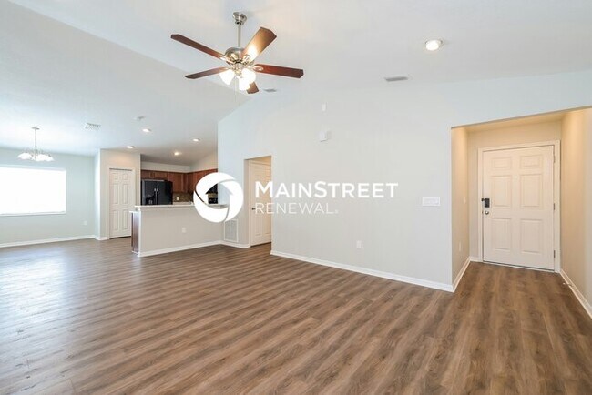 Photo - 4 Bedroom Pet-Friendly Home in MULBERRY, FL with Main Street Renewal