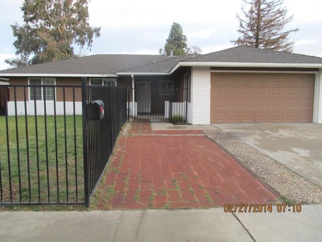 Building Photo - 1521 Clevenger Dr Rental