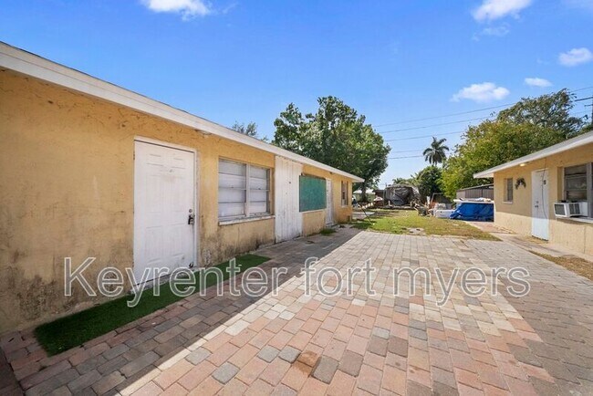 Photo - 464A Carolina Ave