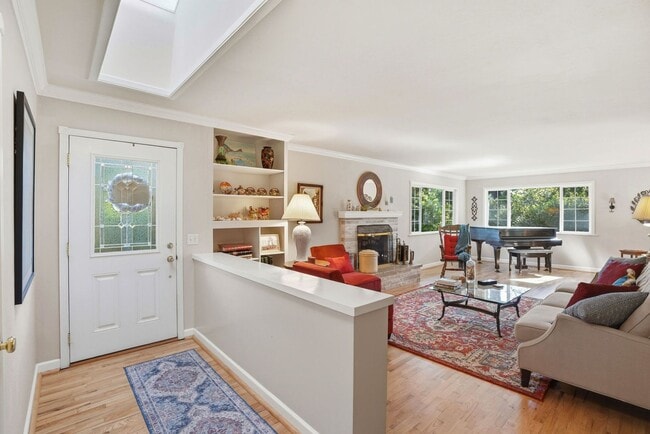 Photo - 241 Soledad Dr