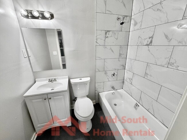 Photo - 1811 Castalia St