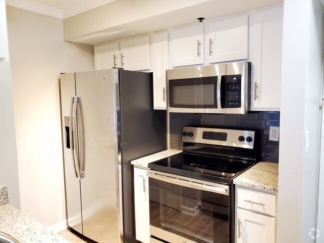 Building Photo - 795 Hammond Dr Rental