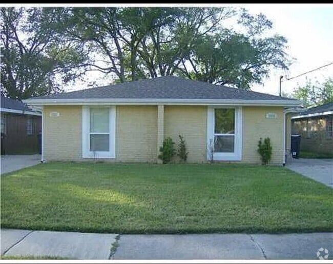 Building Photo - 13231-13233 Curran Rd Unit 13231 Curran Rd New Orleans LA 70128 Rental