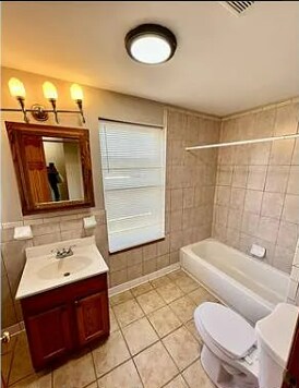 Photo - 3 Bedrooms 2.5 Bathrooms