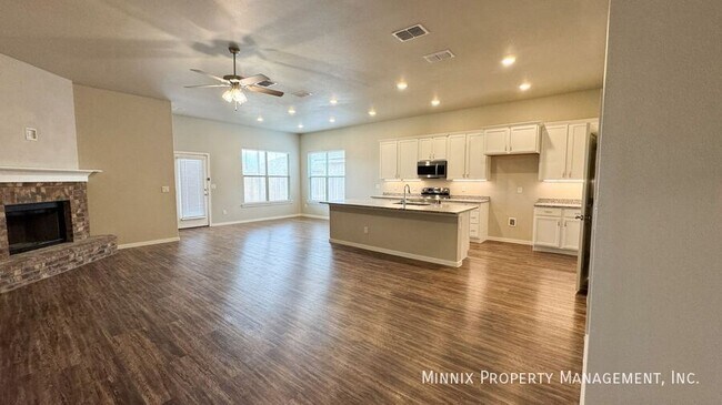 Photo - 2006 Kenwood Ave