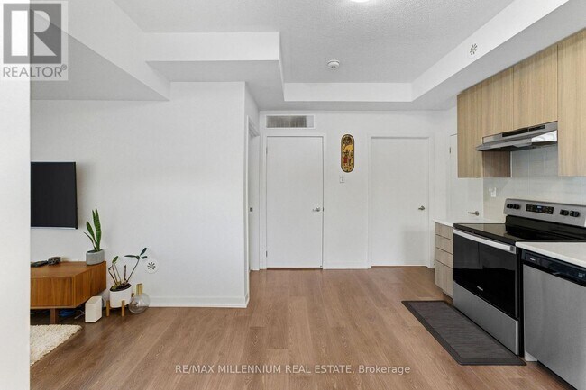 Photo - 60 Orchid Pl Dr