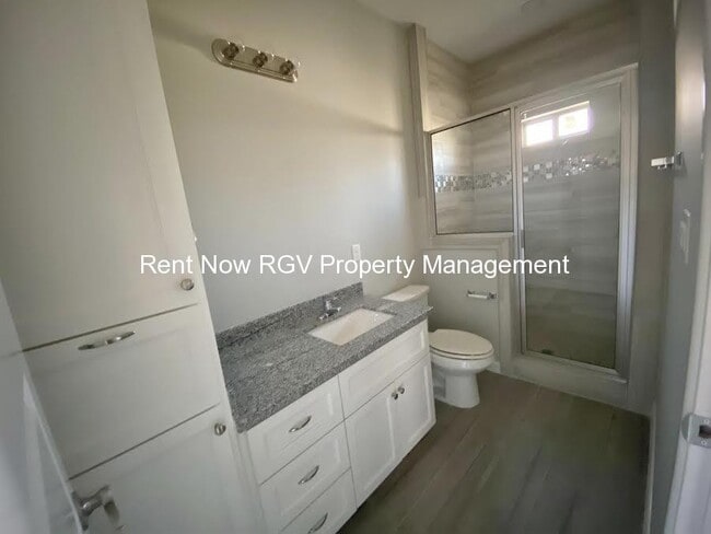 Photo - 2206 Liverpool Dr