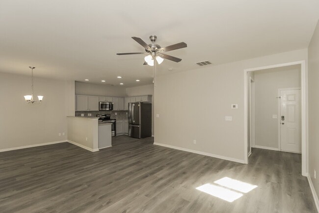 Photo - 128 Creekwood Tr