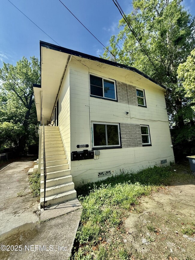 Building Photo - 1956 W 24th St Rental