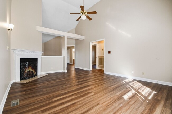 Photo - Pet Friendly Three Bedroom!