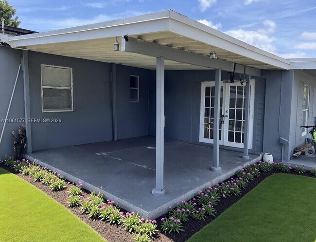 Photo - 1885 NE 53rd St