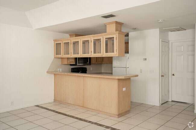1BR, 1BA - 900SF - Kitchen