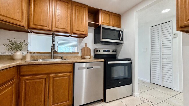 Photo - 8615 NW 8th St Unit 421