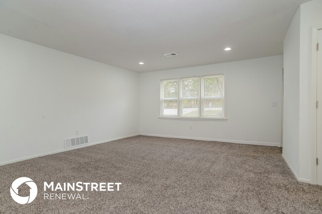 Photo - 7411 NW Oak Dr