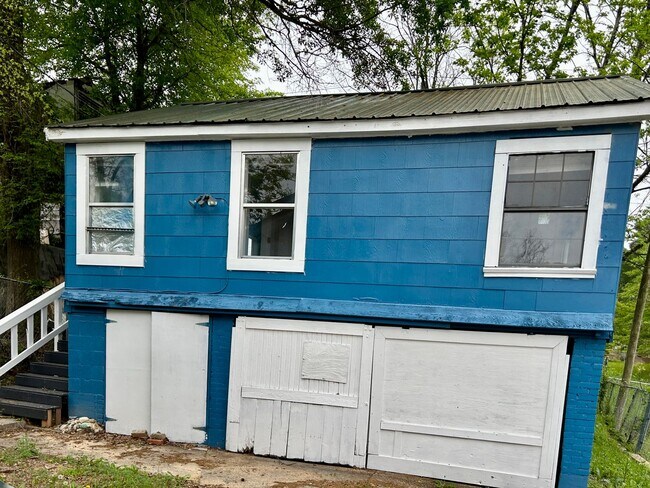 Photo - 3203 1/2 Darien St Unit 3203 1/2 Darien St