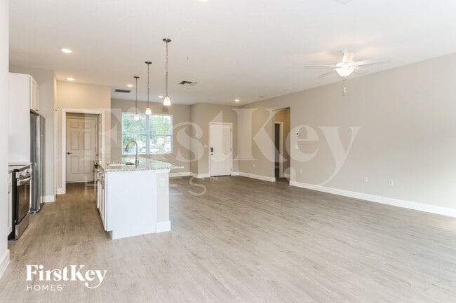 Photo - 874 Brookfield St SE