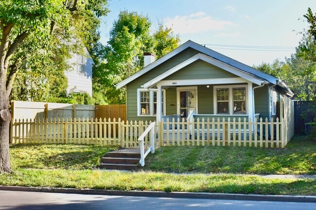 Building Photo - 2309 Nichol Ave
