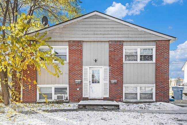 Photo - 858 E Greenlawn Ave