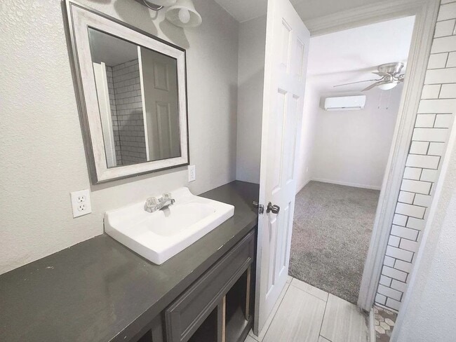 Building Photo - 2404 Avenue U Unit B