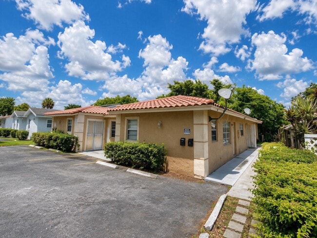 Photo - 4125 Woodside Dr Unit 4