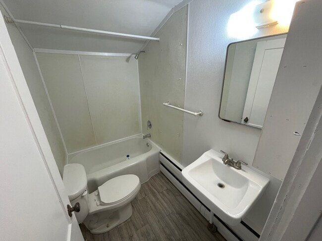 Photo - 215 N 5th St Unit 3