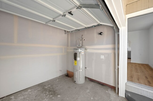 Photo - 404-406 SW Elmwood Ave Unit 404