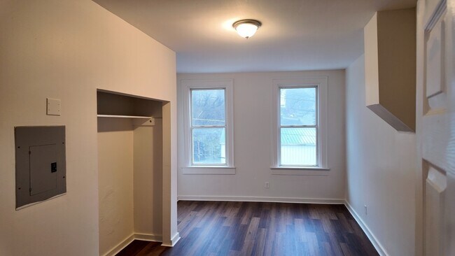 Photo - Renovated 3-Bed Gem Minutes to UC & Downtown – Bright, Clean, and Move-In Ready! Unidad 2