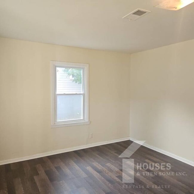 Photo - 44 Bagwell Cir