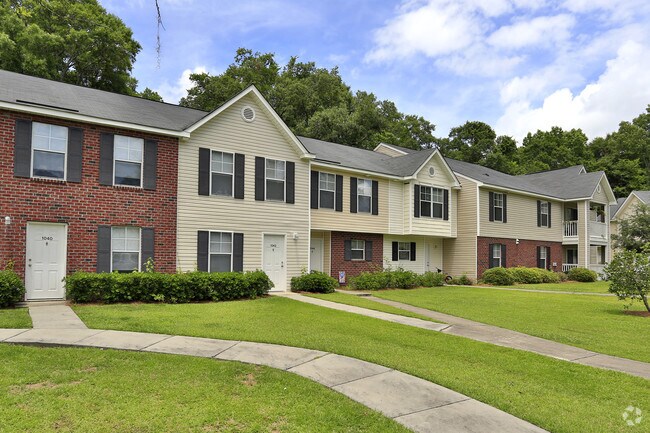 Community: Building - Shadowmoss Pointe Apartments and Townhomes