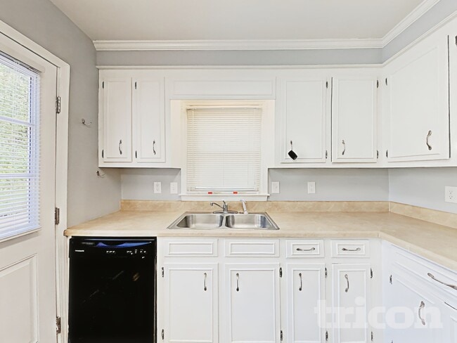 Photo - 308 Kenton Dr