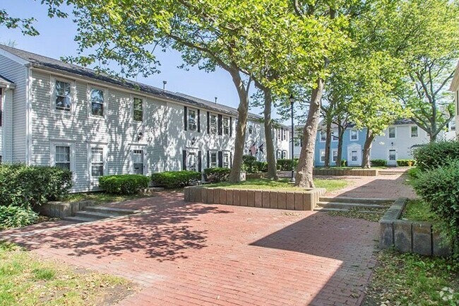 Building Photo - Fort Adams at NAVSTA Newport Family Homes