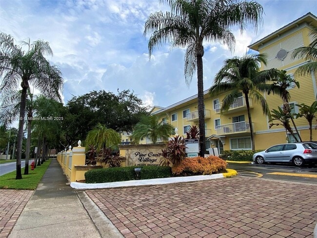 Photo - 151 NE 16th Ave Unidad 170