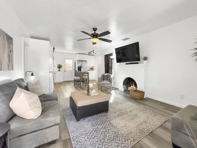 Photo - 2 Separate Units on One Lot – Ideal for Fa...