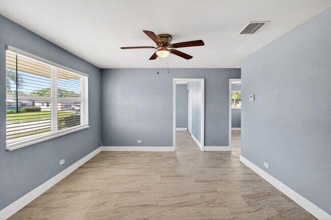 Photo - 240 SW 15th Ave