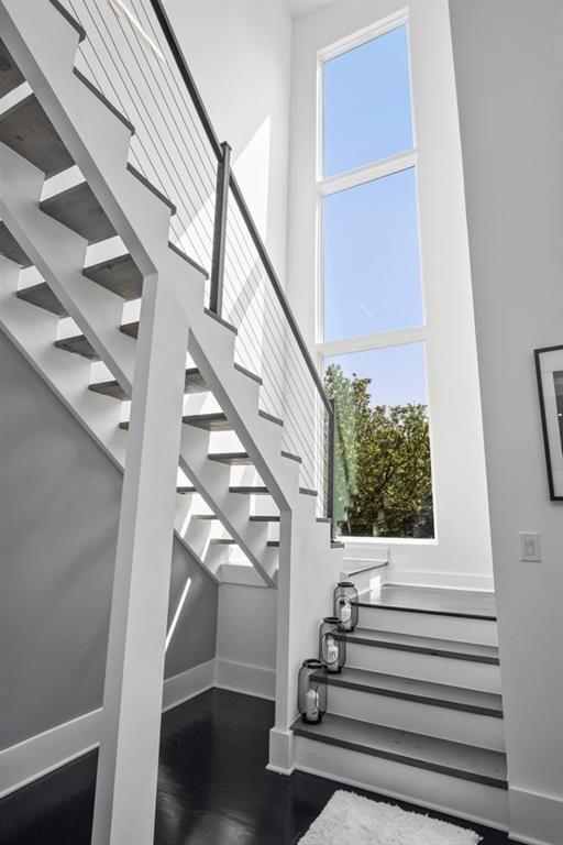 Photo - 1756 N Akin Dr NE