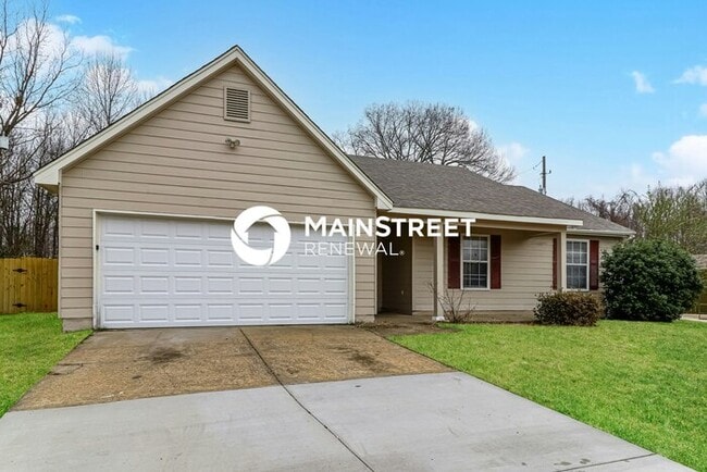 Photo - 3 Bedroom Pet-Friendly Home in Memphis, TN with Main Street Renewal