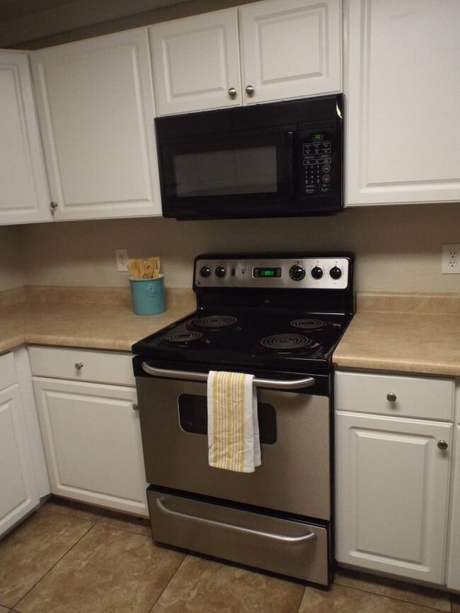 Photo - 303 Hickory St
