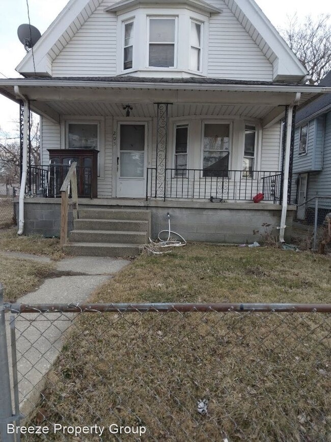 2 br, 1 bath House - 2050 Berdan Ave - 2 br, 1 bath House - 2050 Berdan Ave