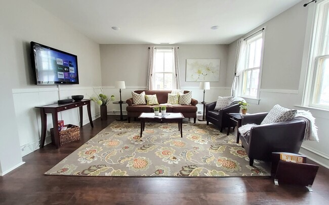 226 1/2 N State St Unit 3