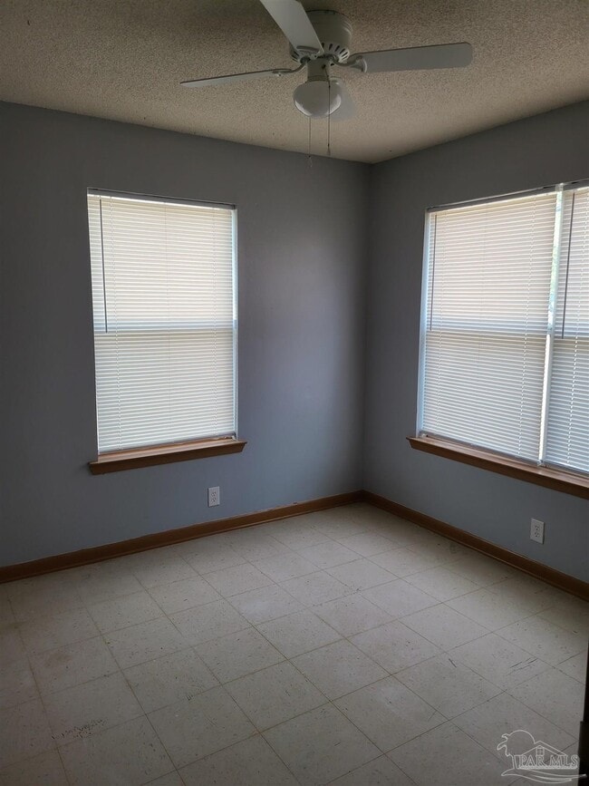 Photo - 1901 W Government St