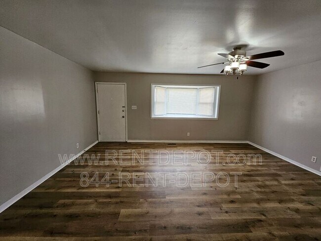 Photo - 1531 E Riverside Dr