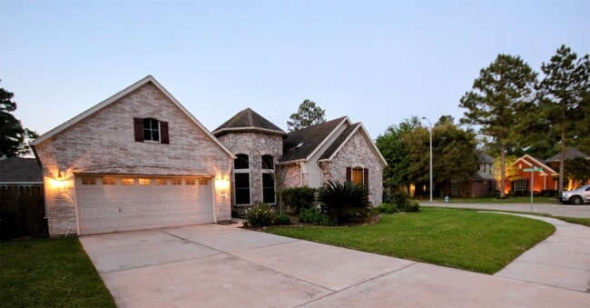 Photo - 10114 Crescent Bluff Ln