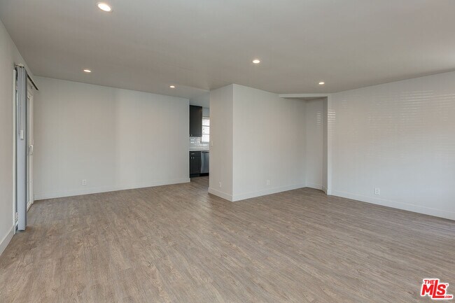 Photo - 4102 Country Club Dr