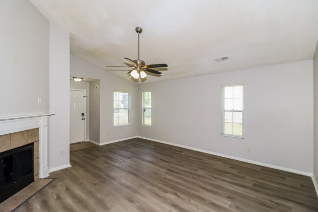 Photo - 4680 Waterfront Oak Dr