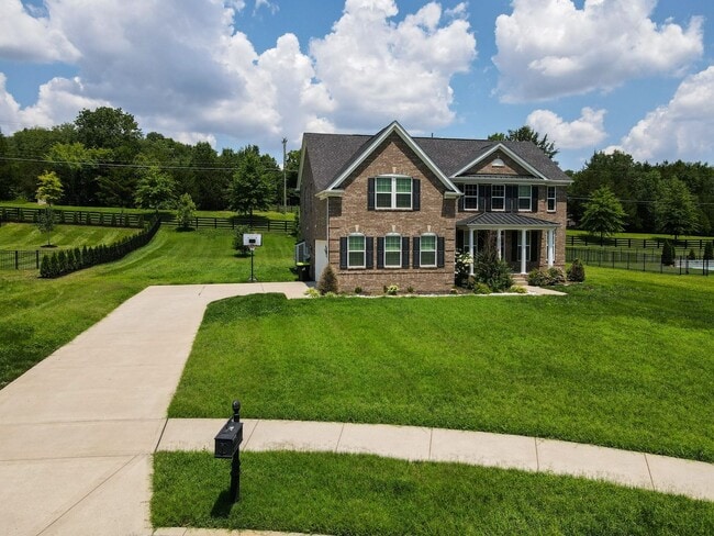 Photo - **RARE, EXECUTIVE HOME ON OVER HALF AN ACR...