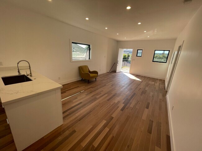 Photo - 1517 Broadway Unit 1517