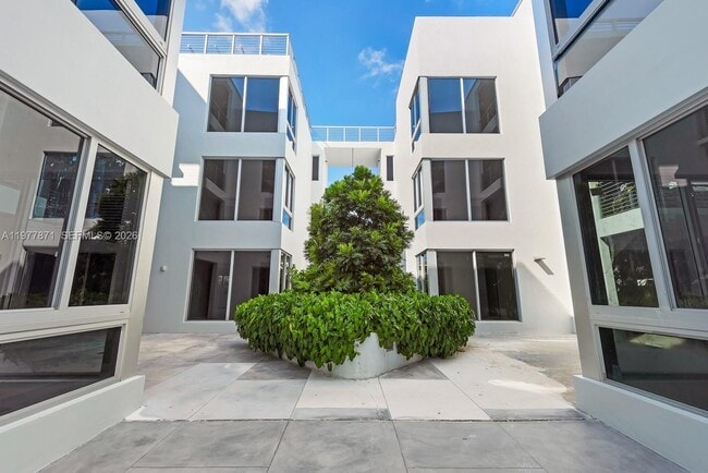 Photo - 545 SW 11th St Unit 105