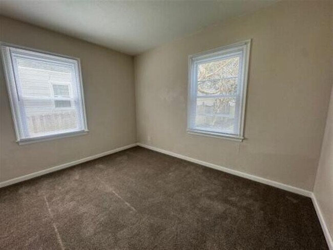 Photo - SUITABLE FOR FAMILY!