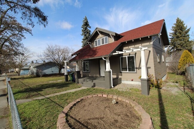 Building Photo - 2317 E Hartson Ave Rental